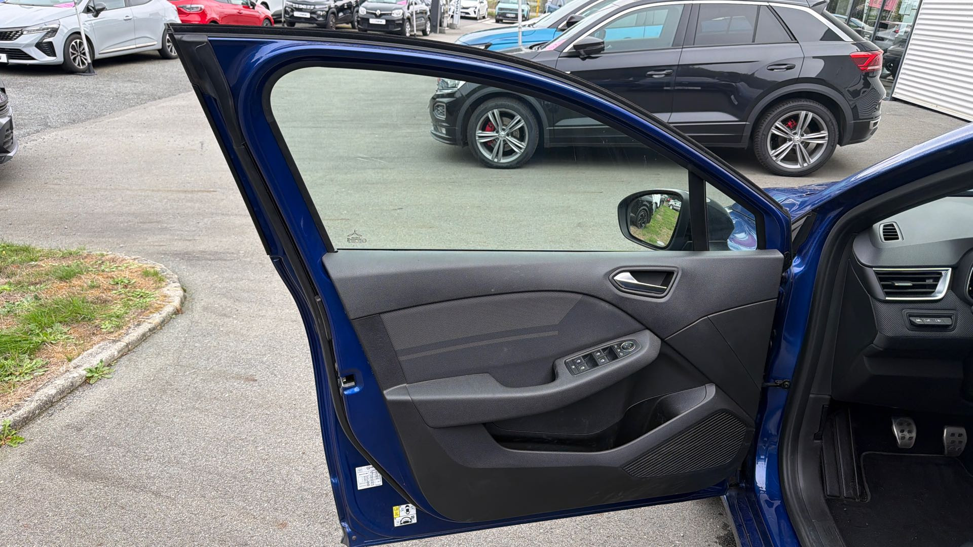 Vente en ligne Renault Clio 5 Clio TCe 90 au prix de 17 790 €