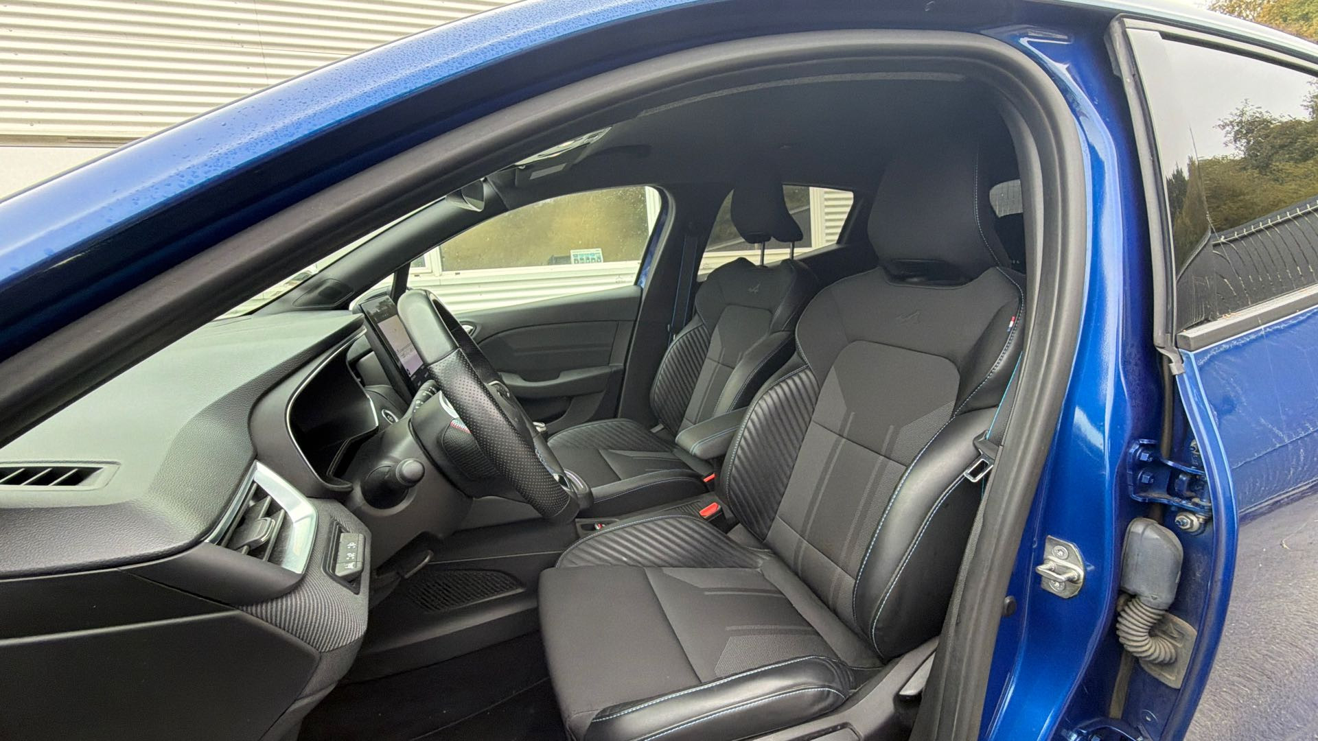 Vente en ligne Renault Clio 5 Clio TCe 90 au prix de 17 790 €