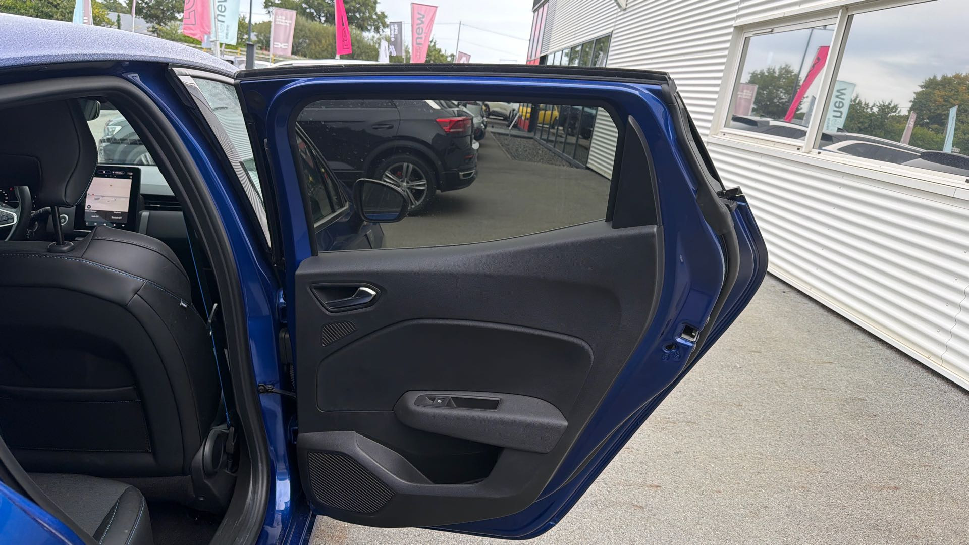 Vente en ligne Renault Clio 5 Clio TCe 90 au prix de 17 790 €