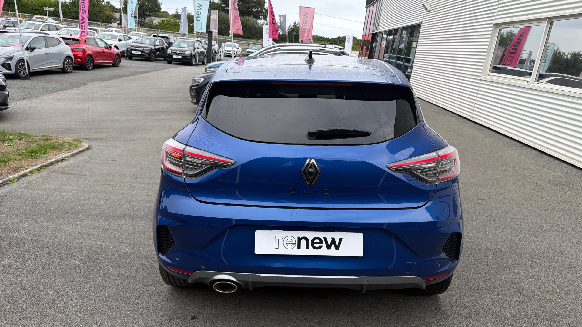 Vente en ligne Renault Clio 5 Clio TCe 90 au prix de 17 790 €