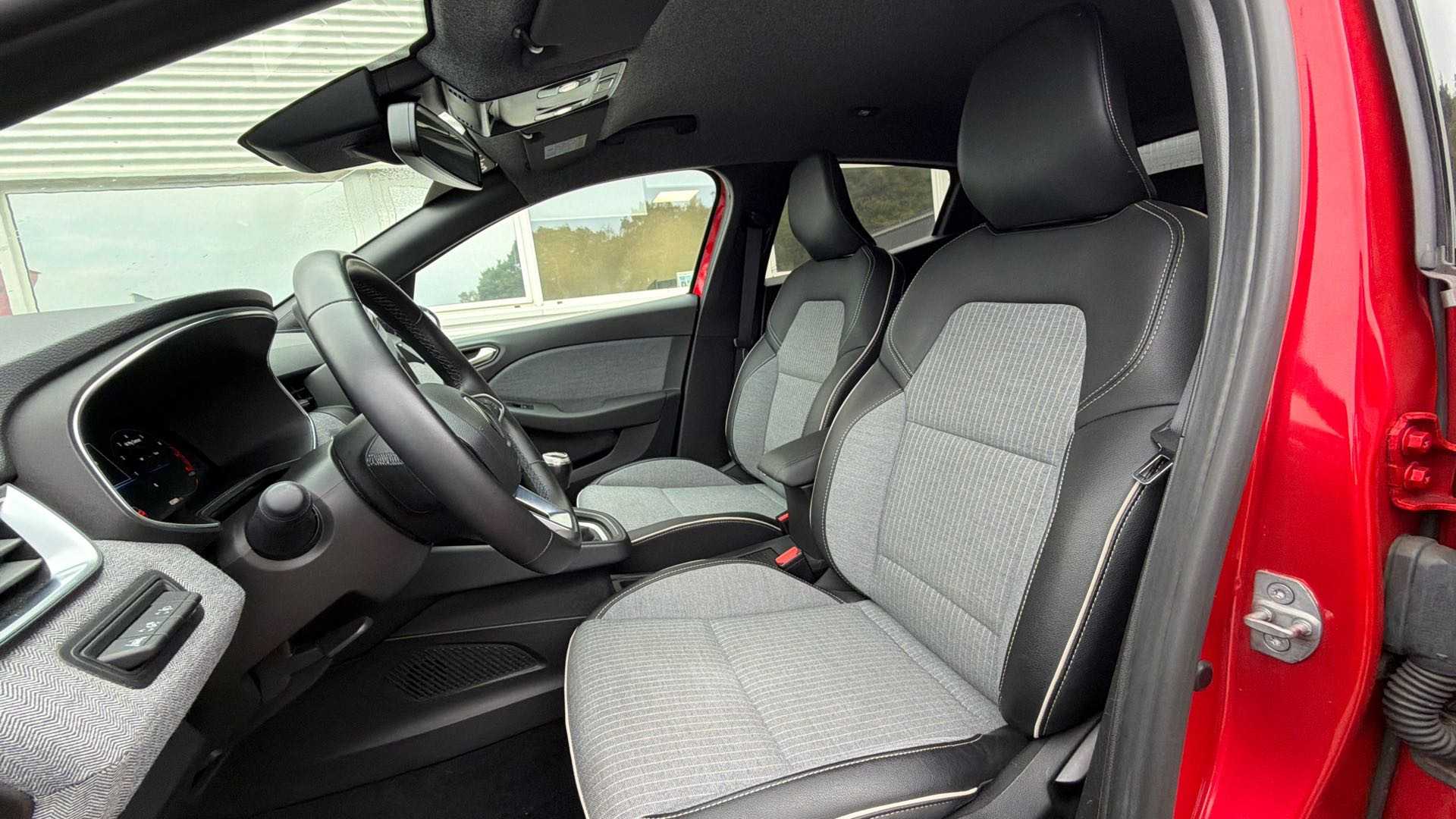 Vente en ligne Renault Clio 5 Clio TCe 90 au prix de 14 990 €