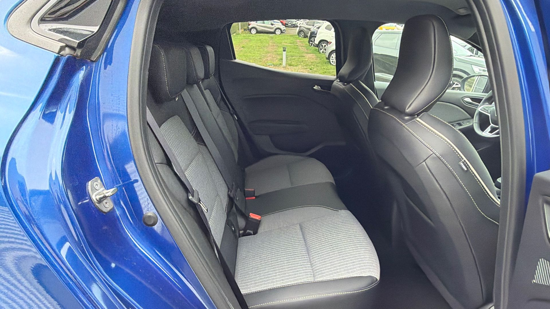 Vente en ligne Renault Clio 5 Clio TCe 90 au prix de 15 590 €
