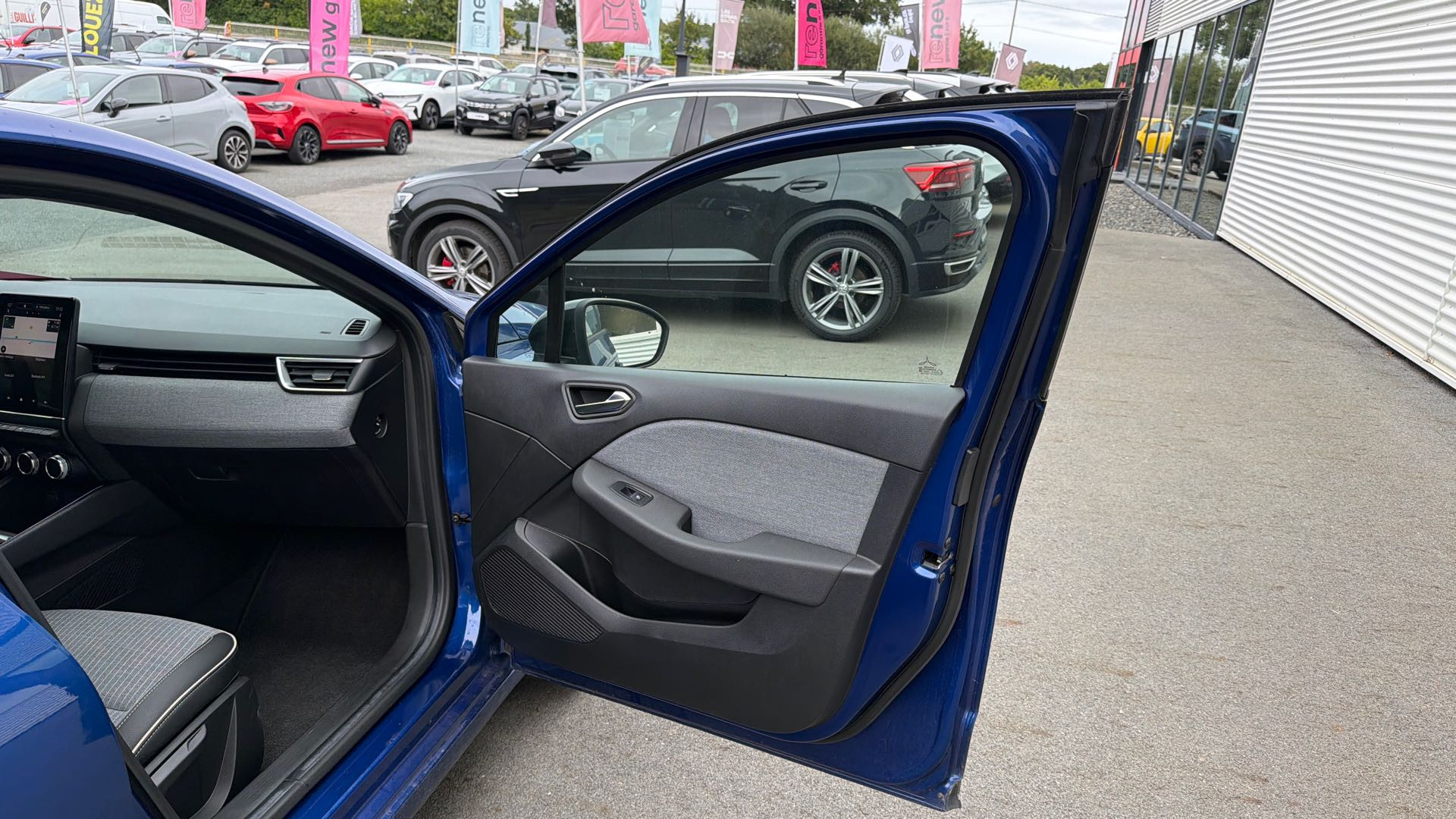 Vente en ligne Renault Clio 5 Clio TCe 90 au prix de 15 590 €