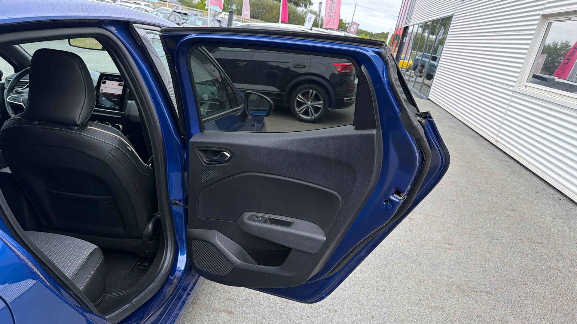 Vente en ligne Renault Clio 5 Clio TCe 90 au prix de 15 590 €