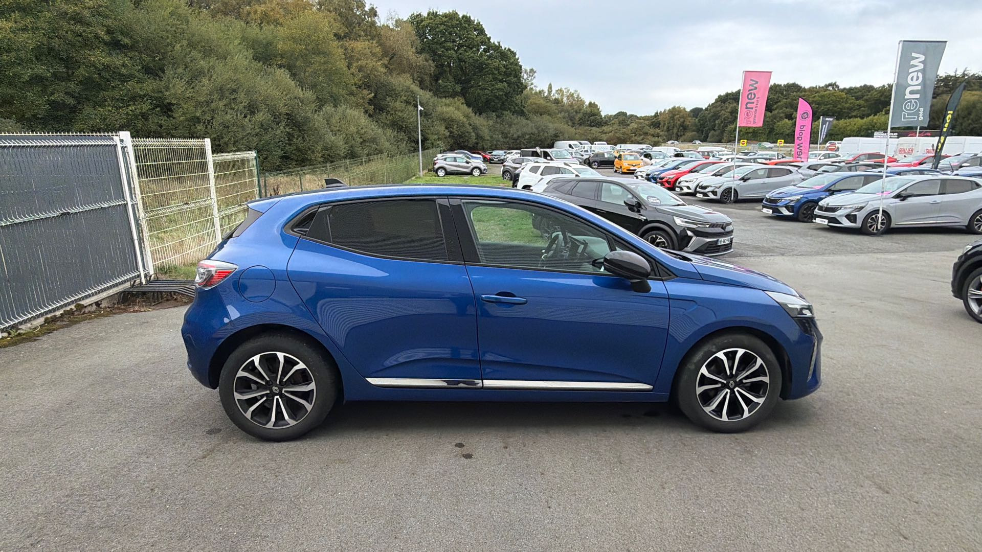 Vente en ligne Renault Clio 5 Clio TCe 90 au prix de 15 590 €