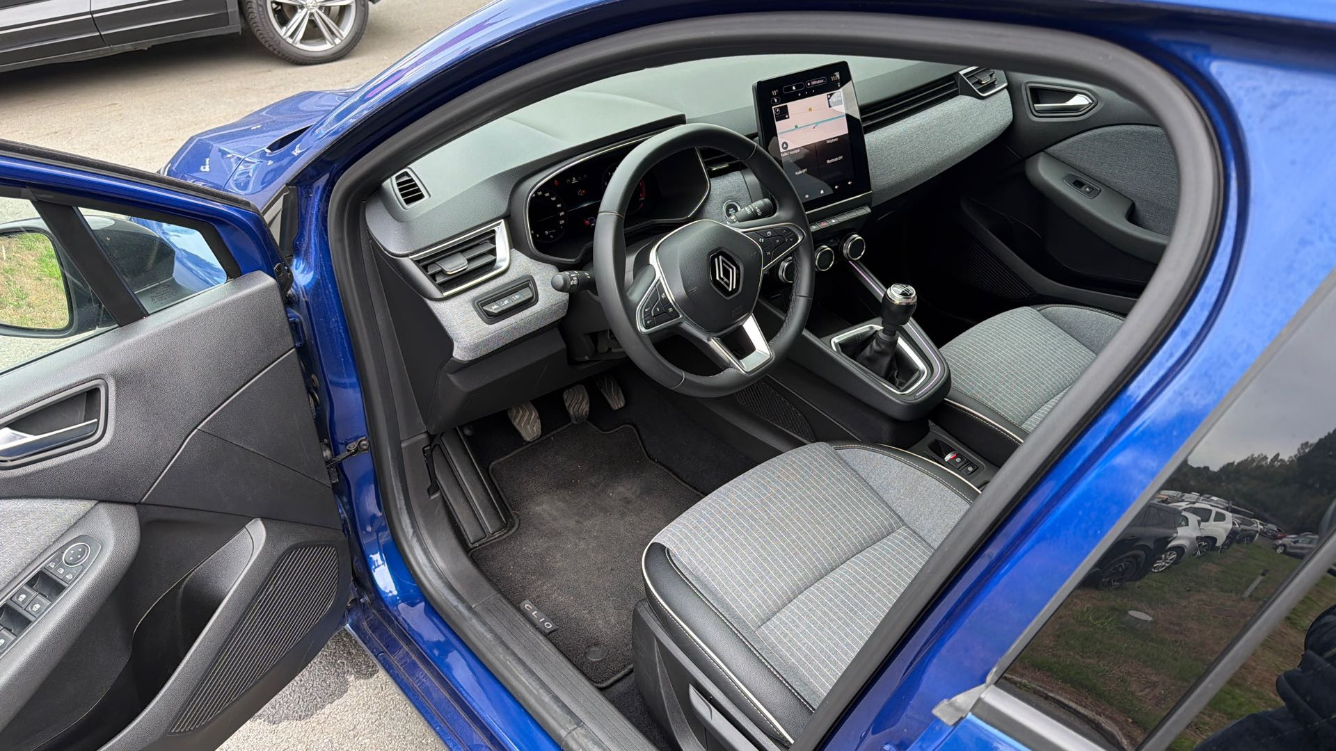 Vente en ligne Renault Clio 5 Clio TCe 90 au prix de 15 590 €