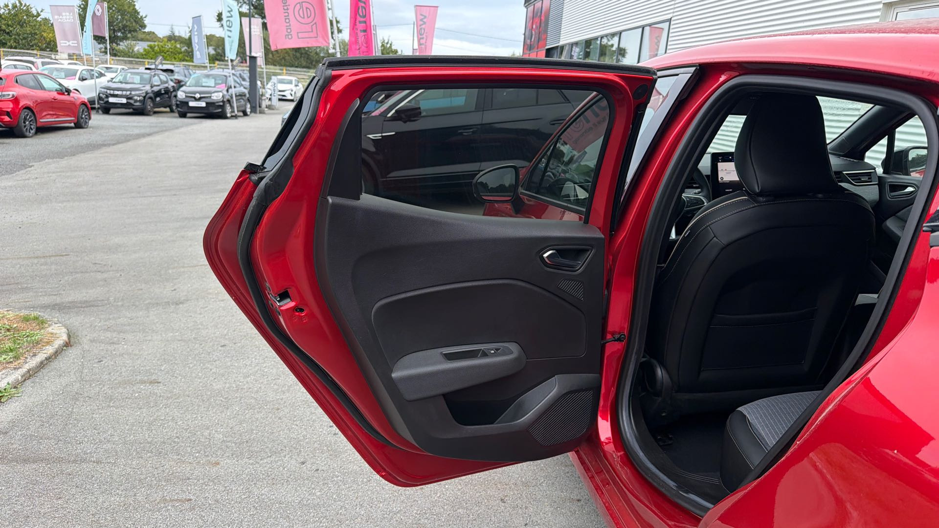 Vente en ligne Renault Clio 5 Clio TCe 90 au prix de 14 990 €