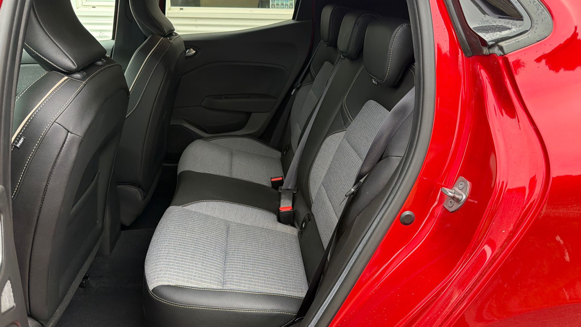 Vente en ligne Renault Clio 5 Clio TCe 90 au prix de 14 990 €