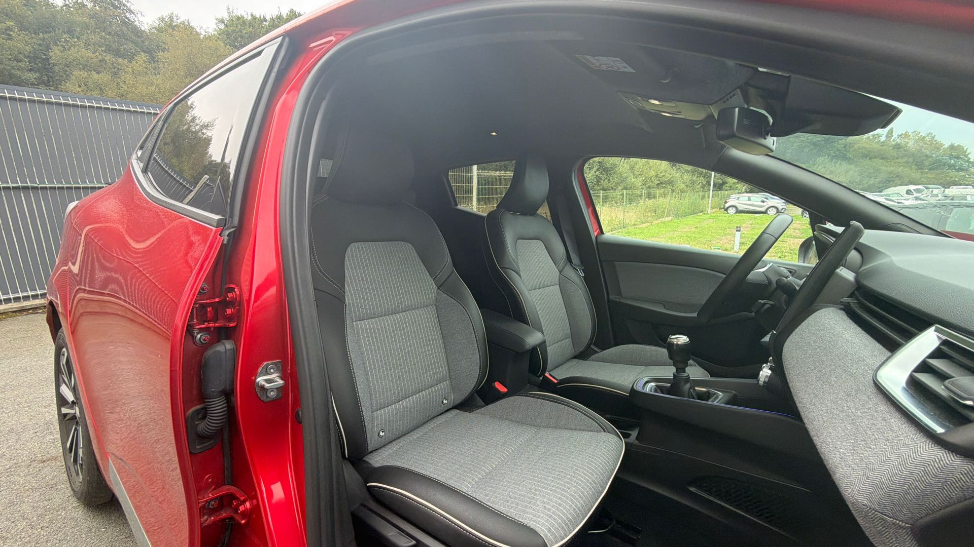 Vente en ligne Renault Clio 5 Clio TCe 90 au prix de 14 990 €