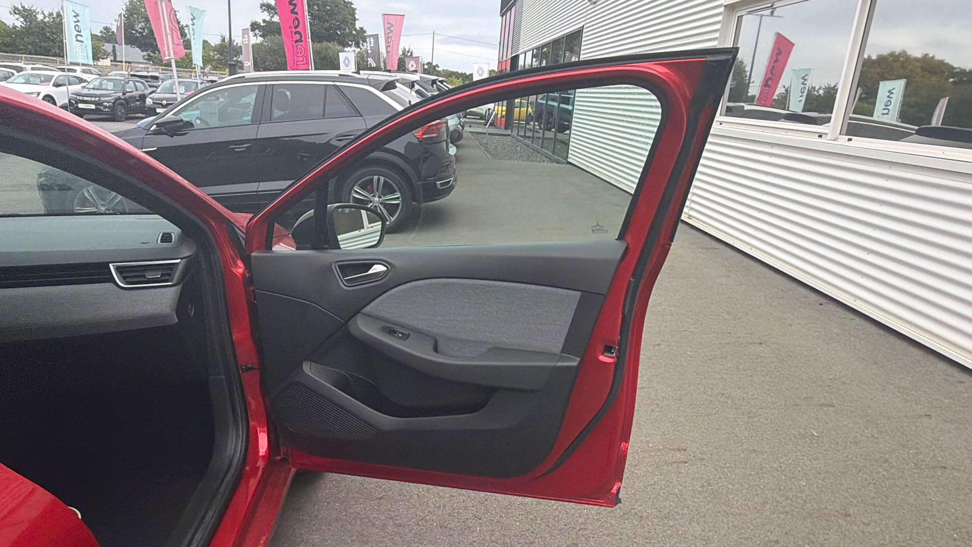 Vente en ligne Renault Clio 5 Clio TCe 90 au prix de 14 990 €