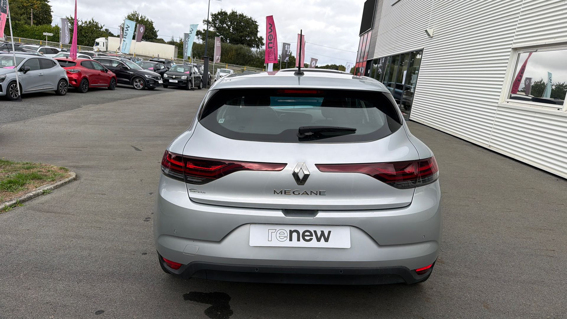 Vente en ligne Renault Megane 4 Mégane IV Berline Blue dCi 115 - 21B au prix de 14 790 €