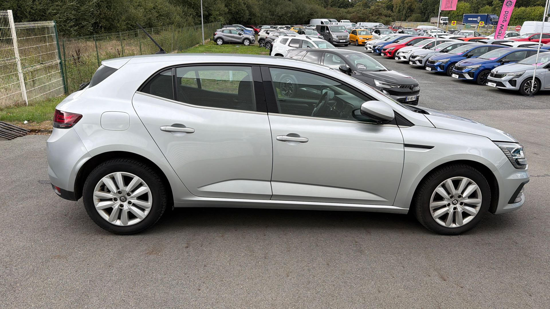 Vente en ligne Renault Megane 4 Mégane IV Berline Blue dCi 115 - 21B au prix de 14 790 €