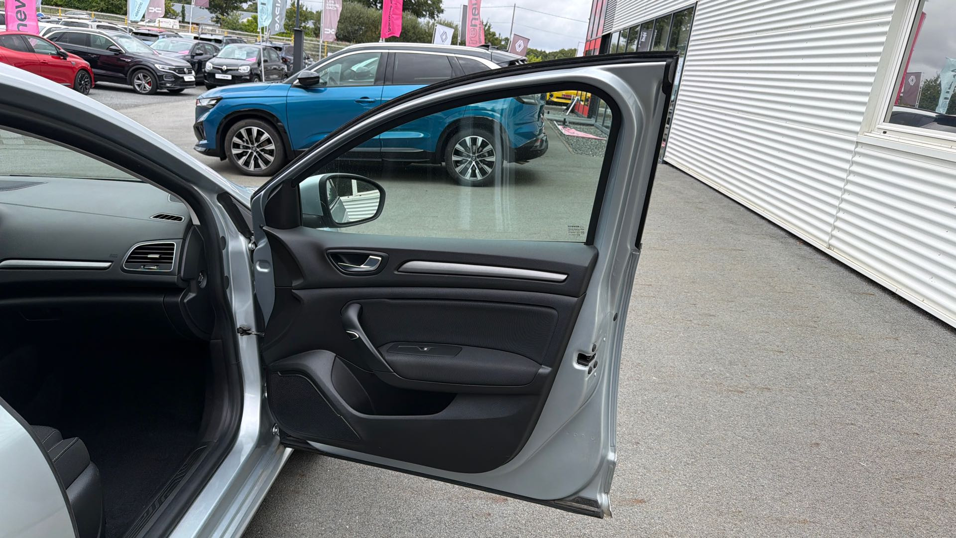 Vente en ligne Renault Megane 4 Mégane IV Berline Blue dCi 115 - 21B au prix de 14 790 €