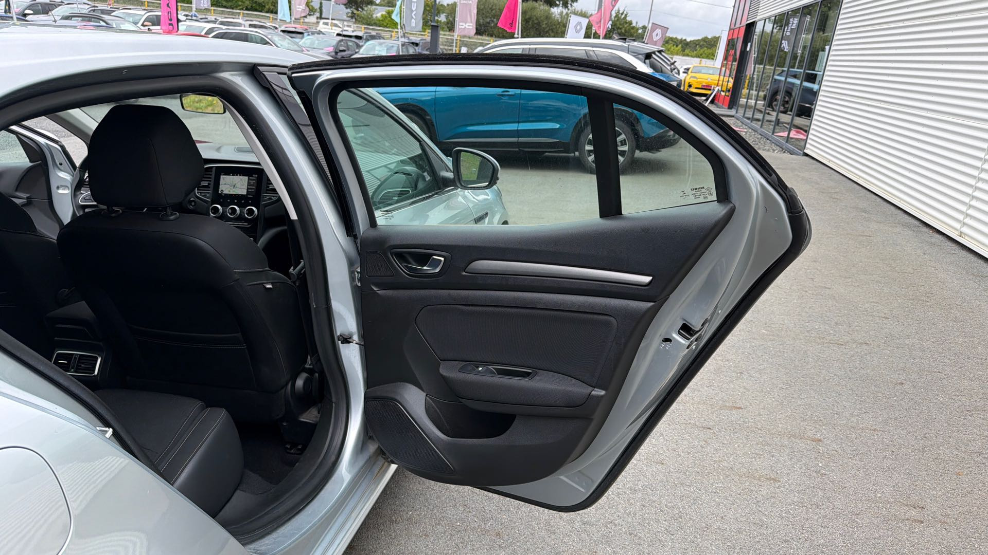 Vente en ligne Renault Megane 4 Mégane IV Berline Blue dCi 115 - 21B au prix de 14 790 €