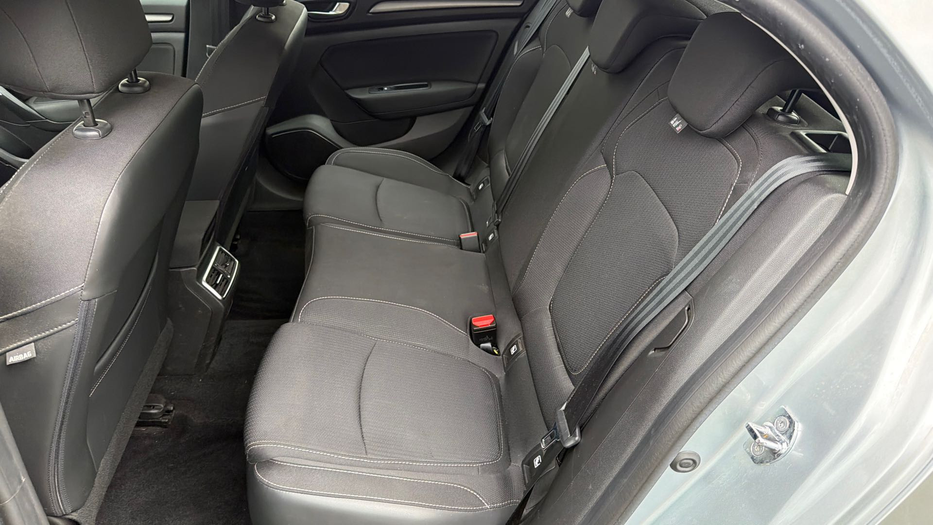 Vente en ligne Renault Megane 4 Mégane IV Berline Blue dCi 115 - 21B au prix de 14 790 €