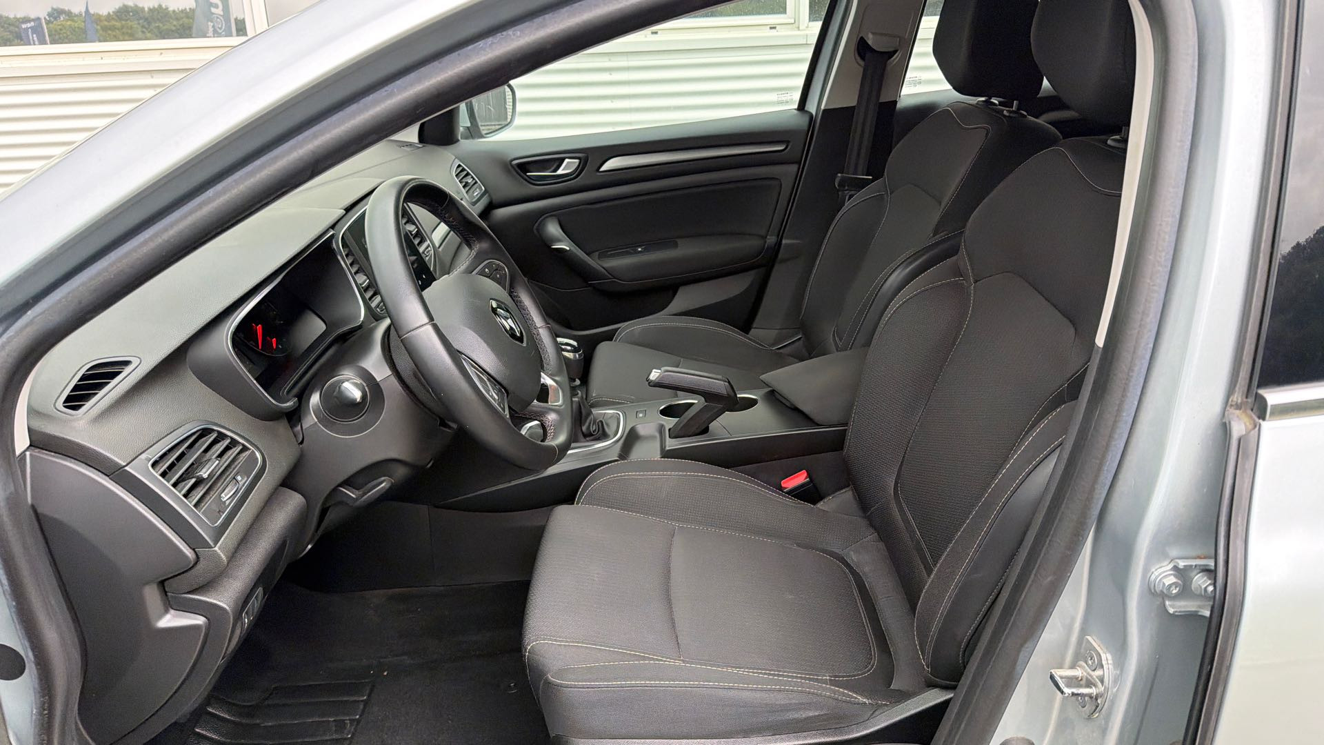 Vente en ligne Renault Megane 4 Mégane IV Berline Blue dCi 115 - 21B au prix de 14 790 €