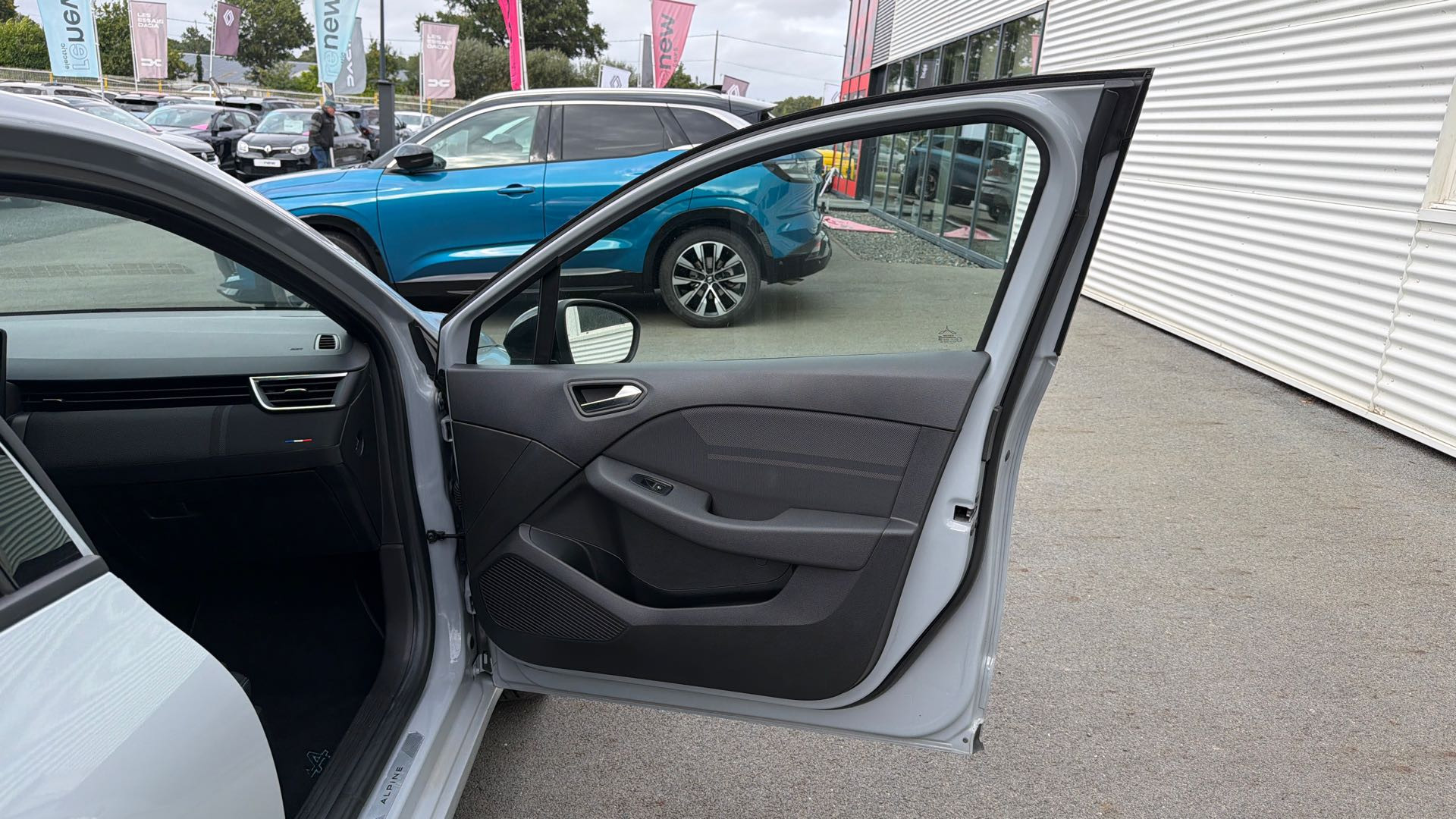 Vente en ligne Renault Clio 5 Clio TCe 90 au prix de 17 590 €