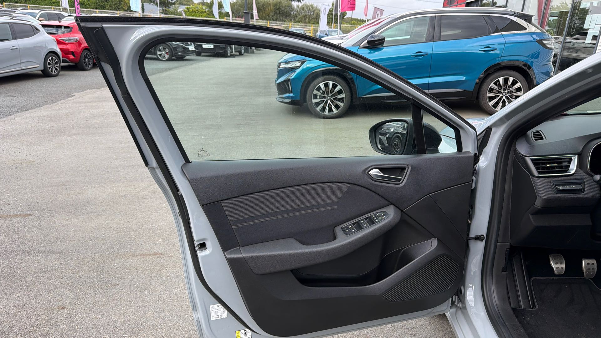 Vente en ligne Renault Clio 5 Clio TCe 90 au prix de 17 590 €
