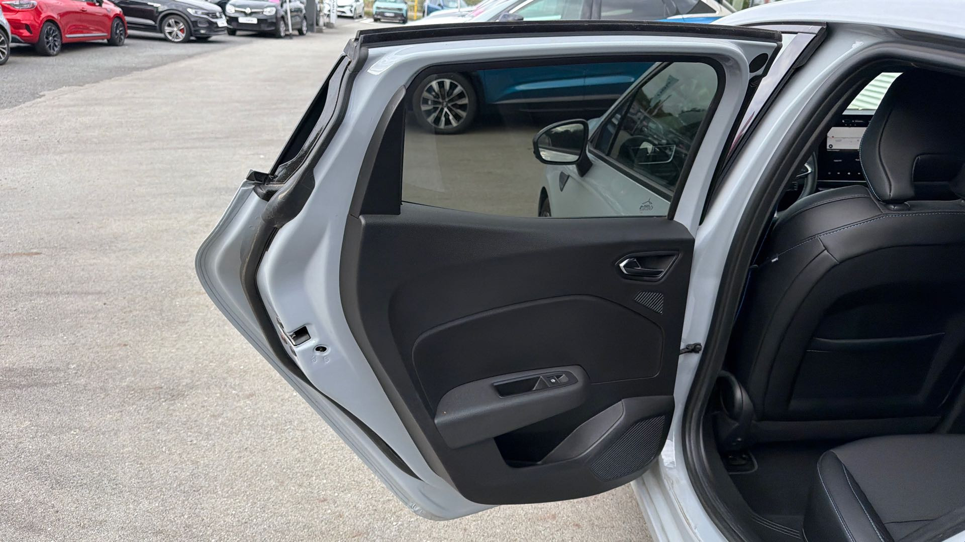 Vente en ligne Renault Clio 5 Clio TCe 90 au prix de 17 590 €