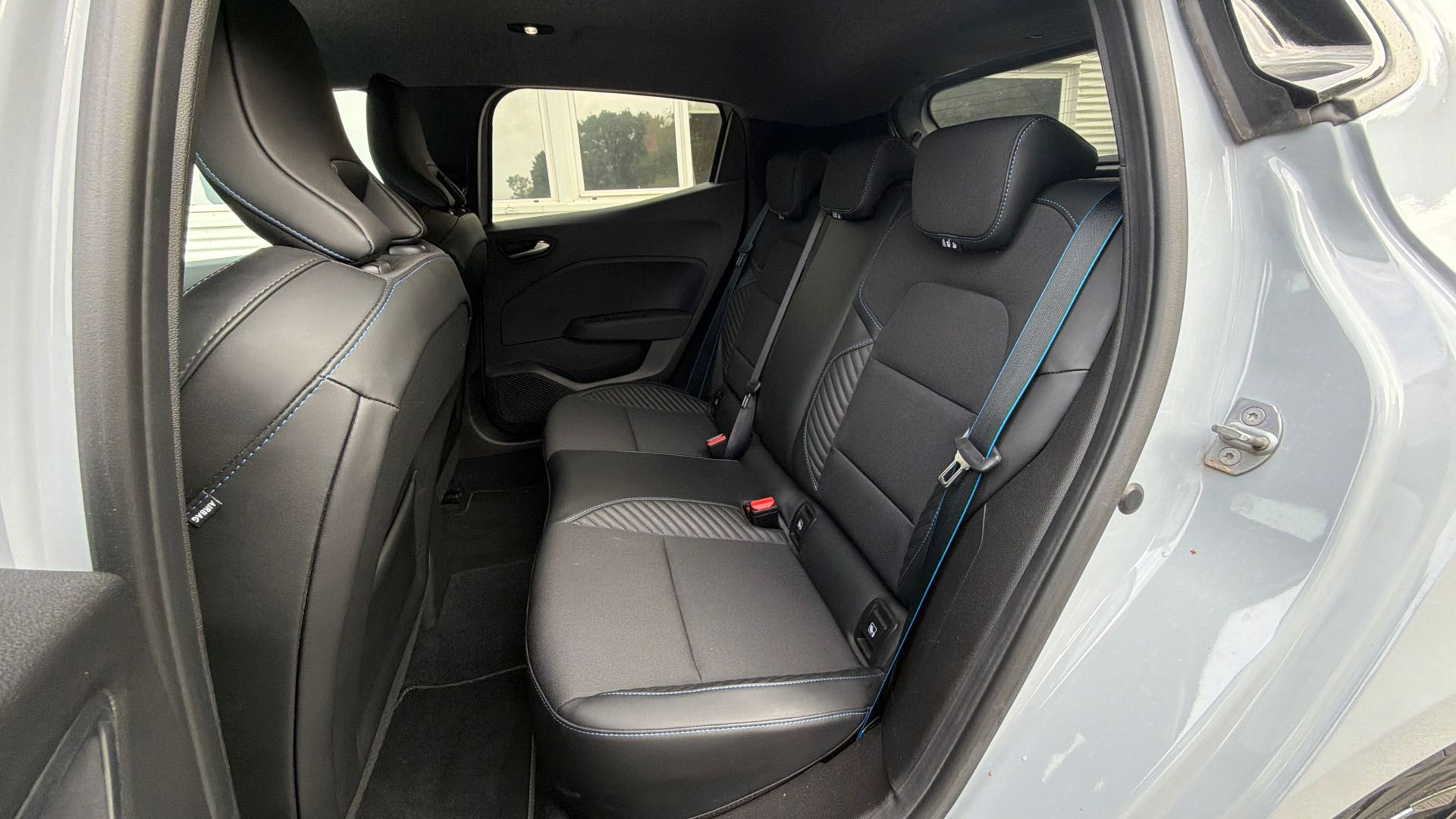 Vente en ligne Renault Clio 5 Clio TCe 90 au prix de 17 590 €
