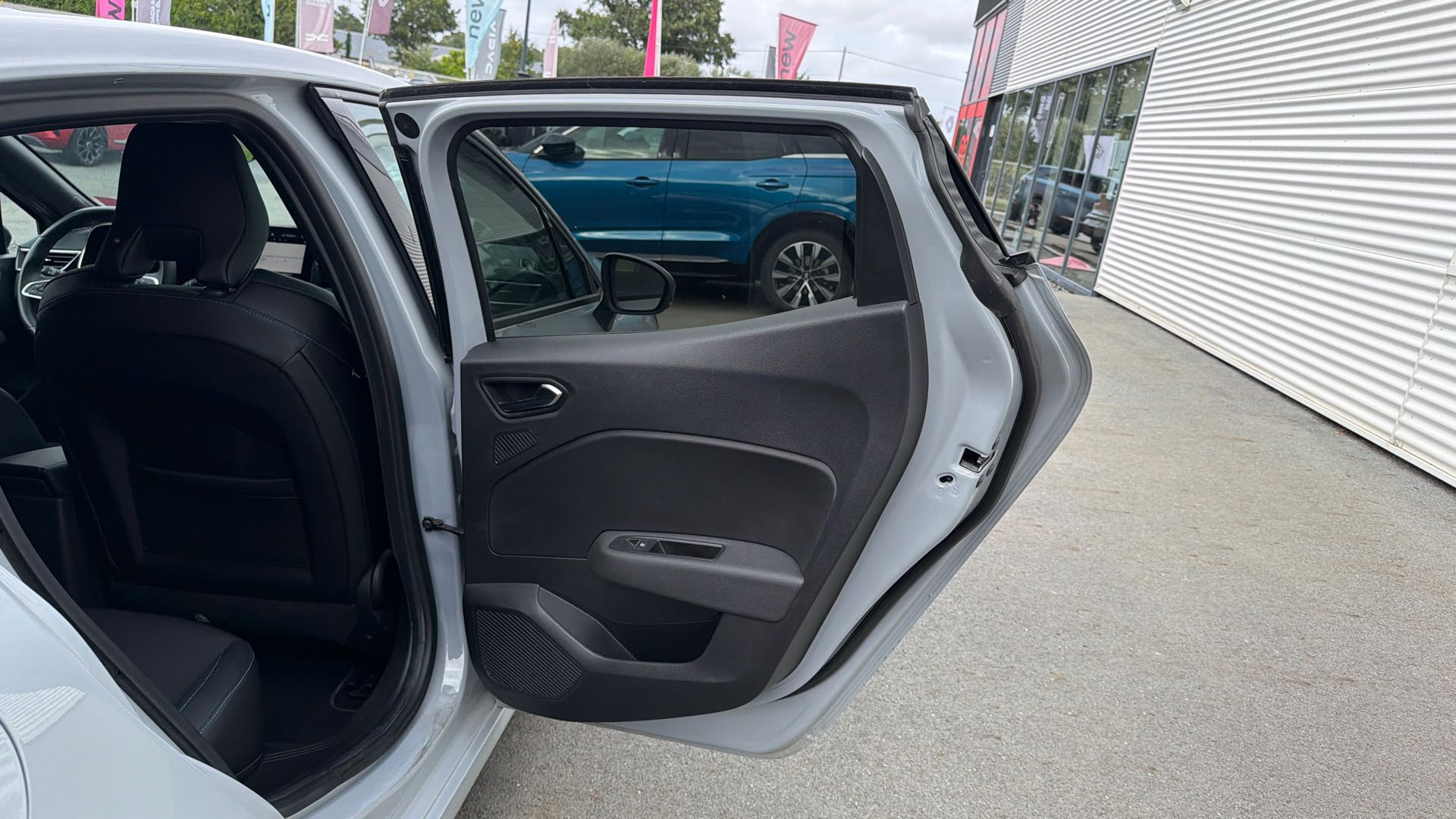 Vente en ligne Renault Clio 5 Clio TCe 90 au prix de 17 590 €