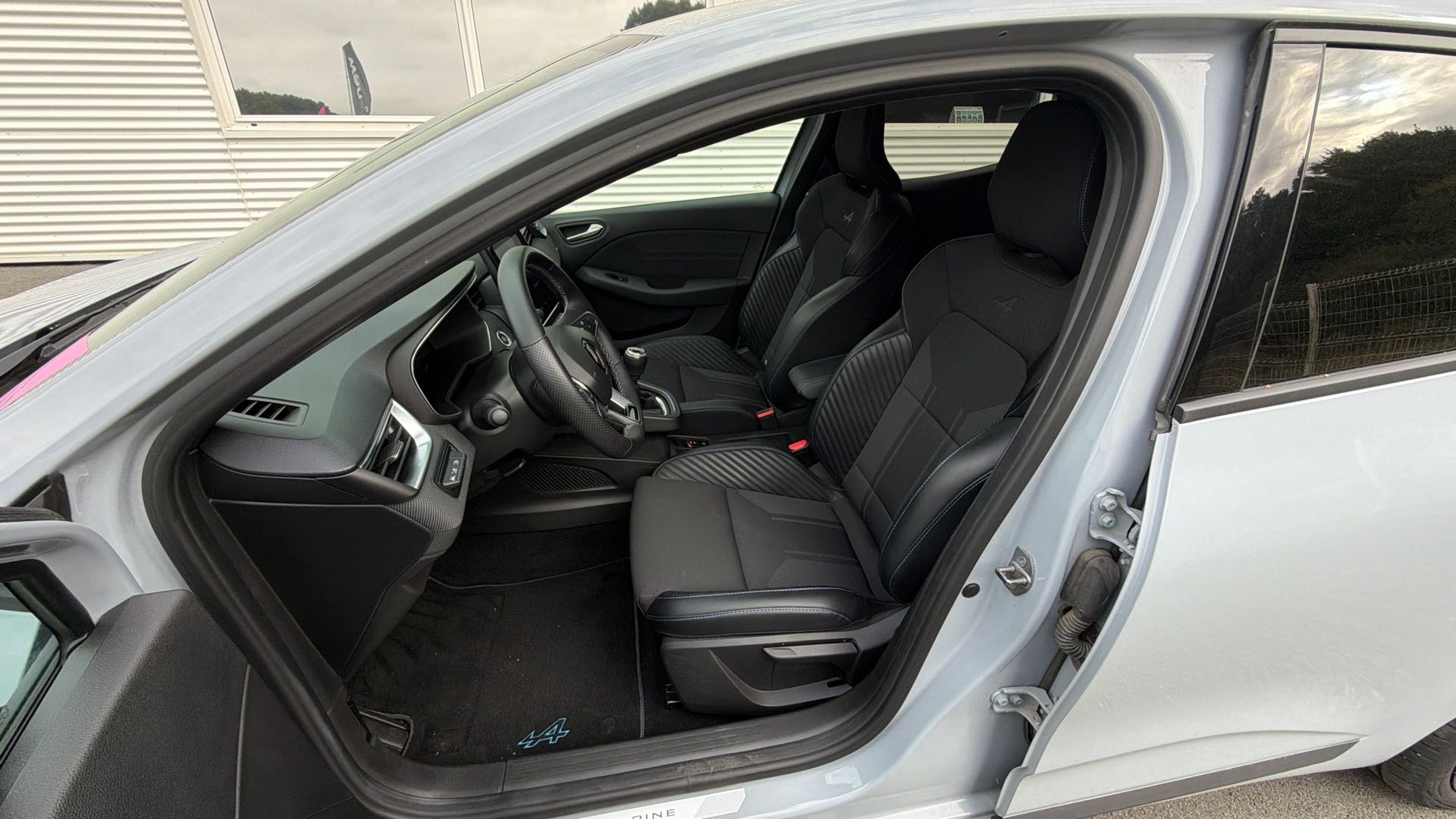 Vente en ligne Renault Clio 5 Clio TCe 90 au prix de 17 590 €