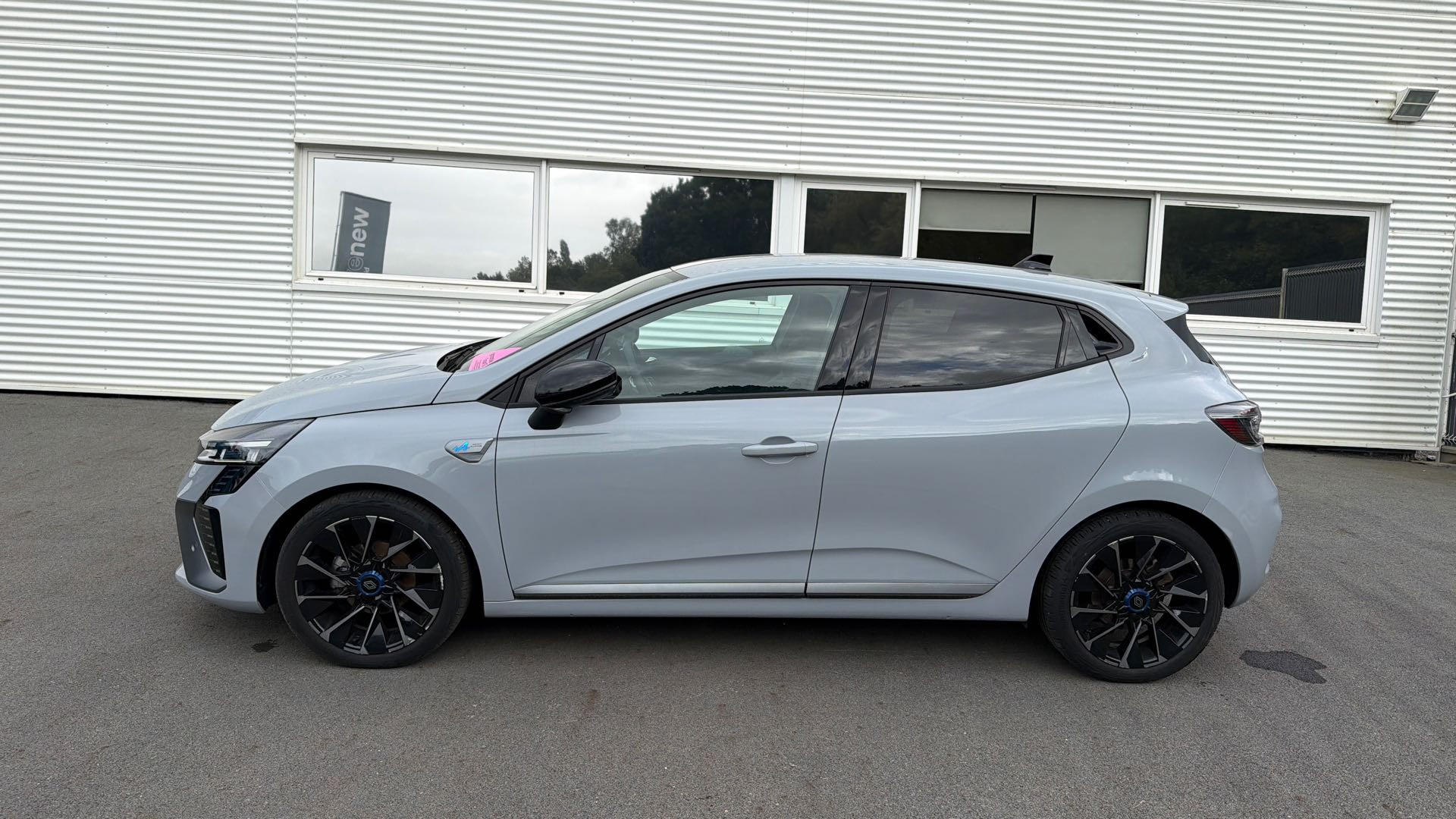 Vente en ligne Renault Clio 5 Clio TCe 90 au prix de 17 590 €