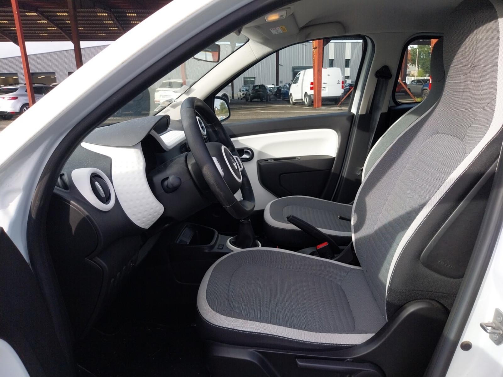 Vente en ligne Renault Twingo 3  SCe 65 au prix de 9 990 €