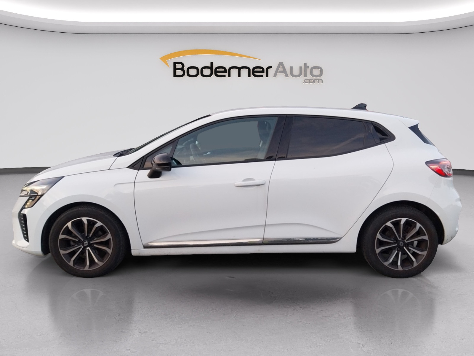 Vente en ligne Renault Clio 5 Clio TCe 90 au prix de 15 790 €