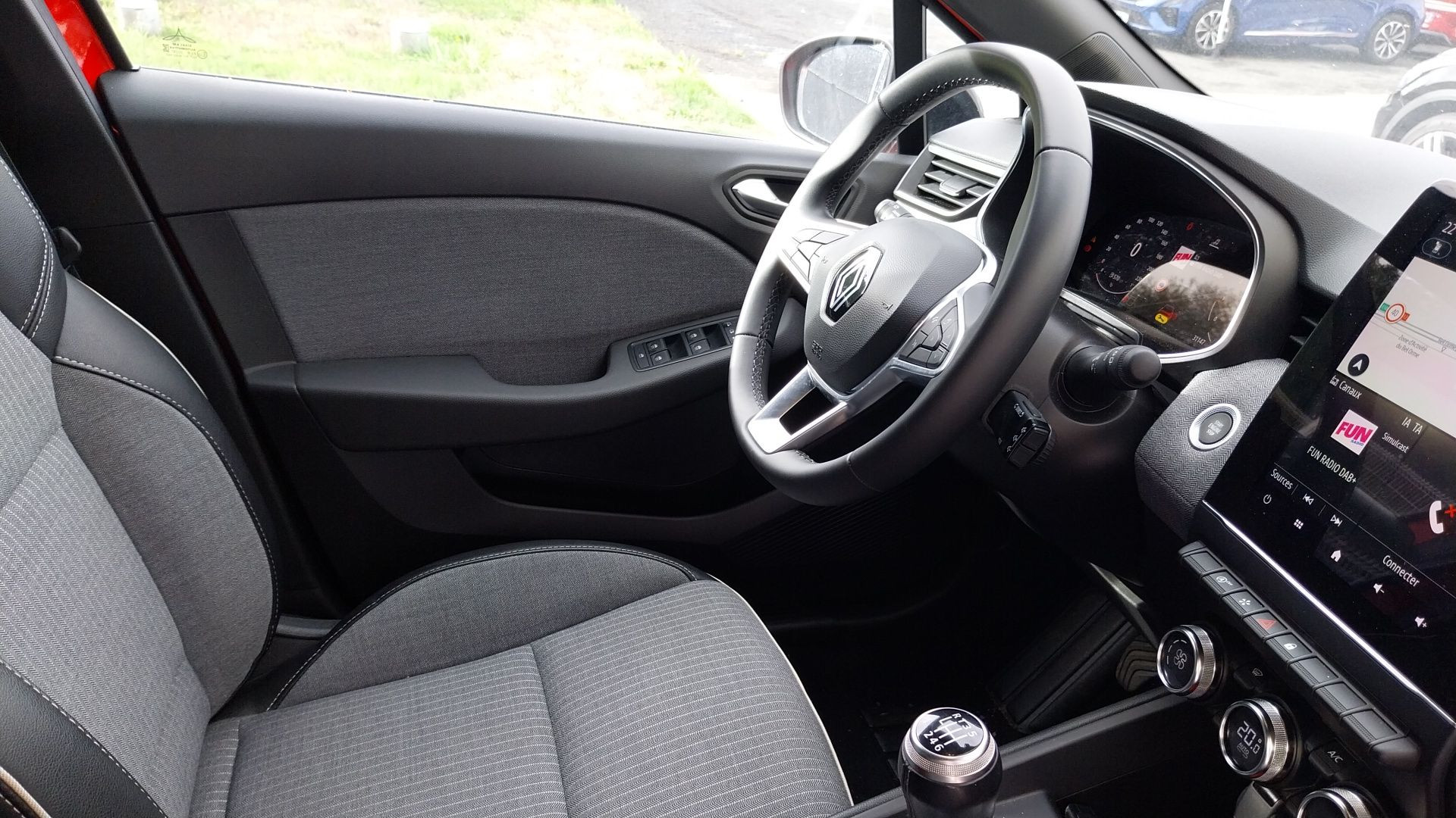 Vente en ligne Renault Clio 5 Clio TCe 90 au prix de 15 590 €