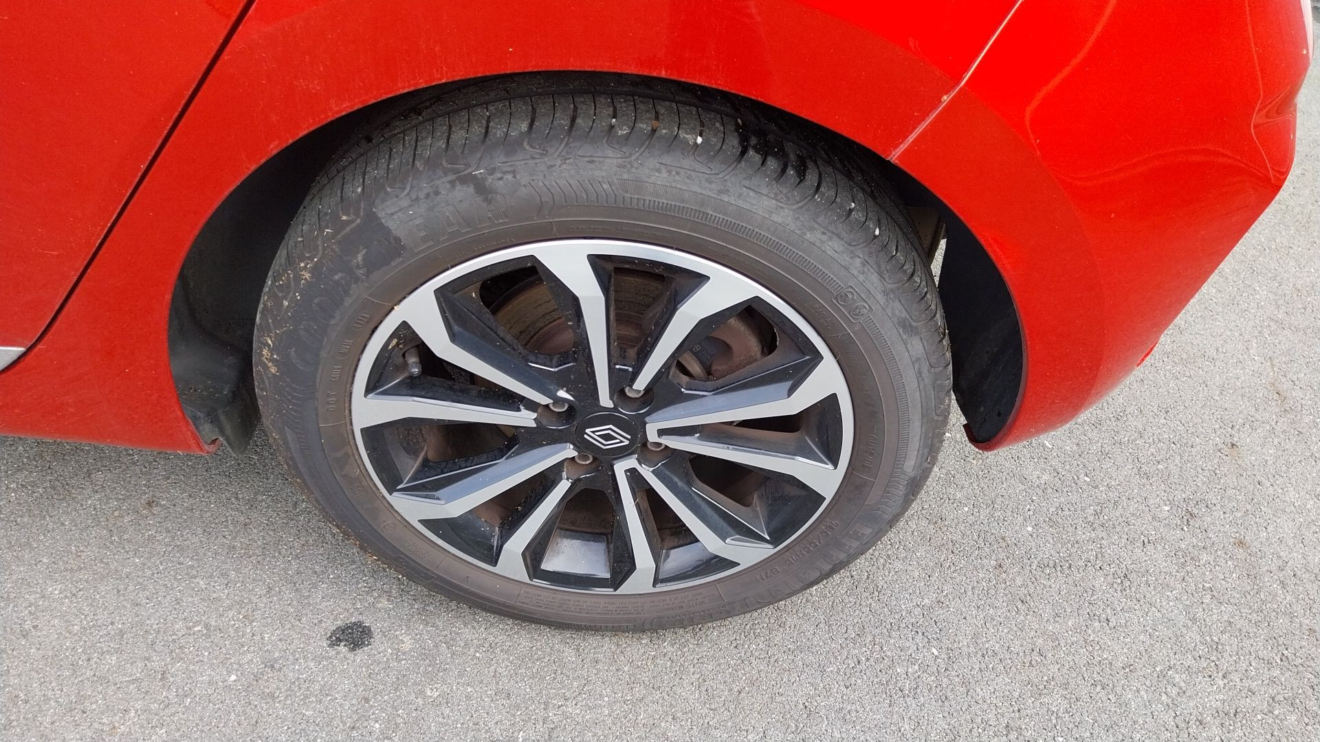 Vente en ligne Renault Clio 5 Clio TCe 90 au prix de 15 590 €