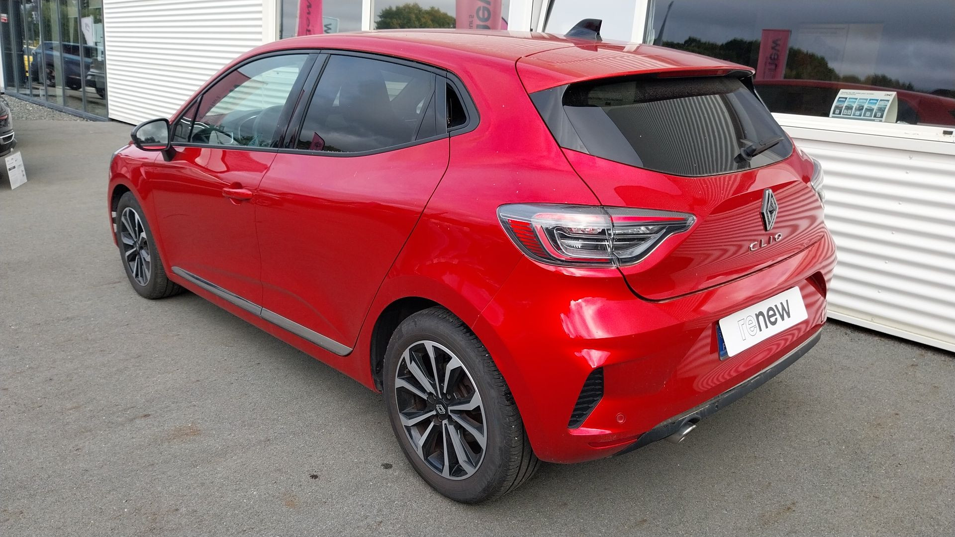 Vente en ligne Renault Clio 5 Clio TCe 90 au prix de 15 590 €