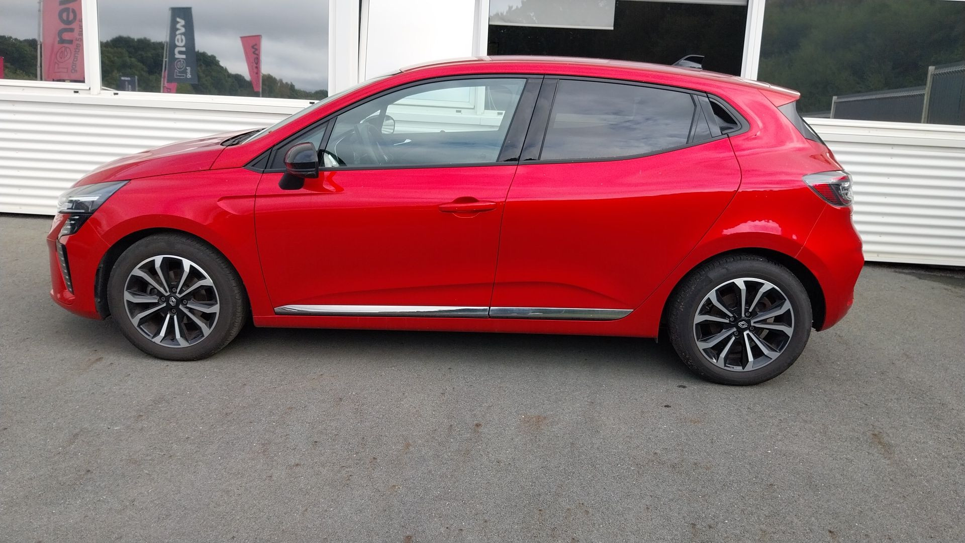 Vente en ligne Renault Clio 5 Clio TCe 90 au prix de 15 590 €