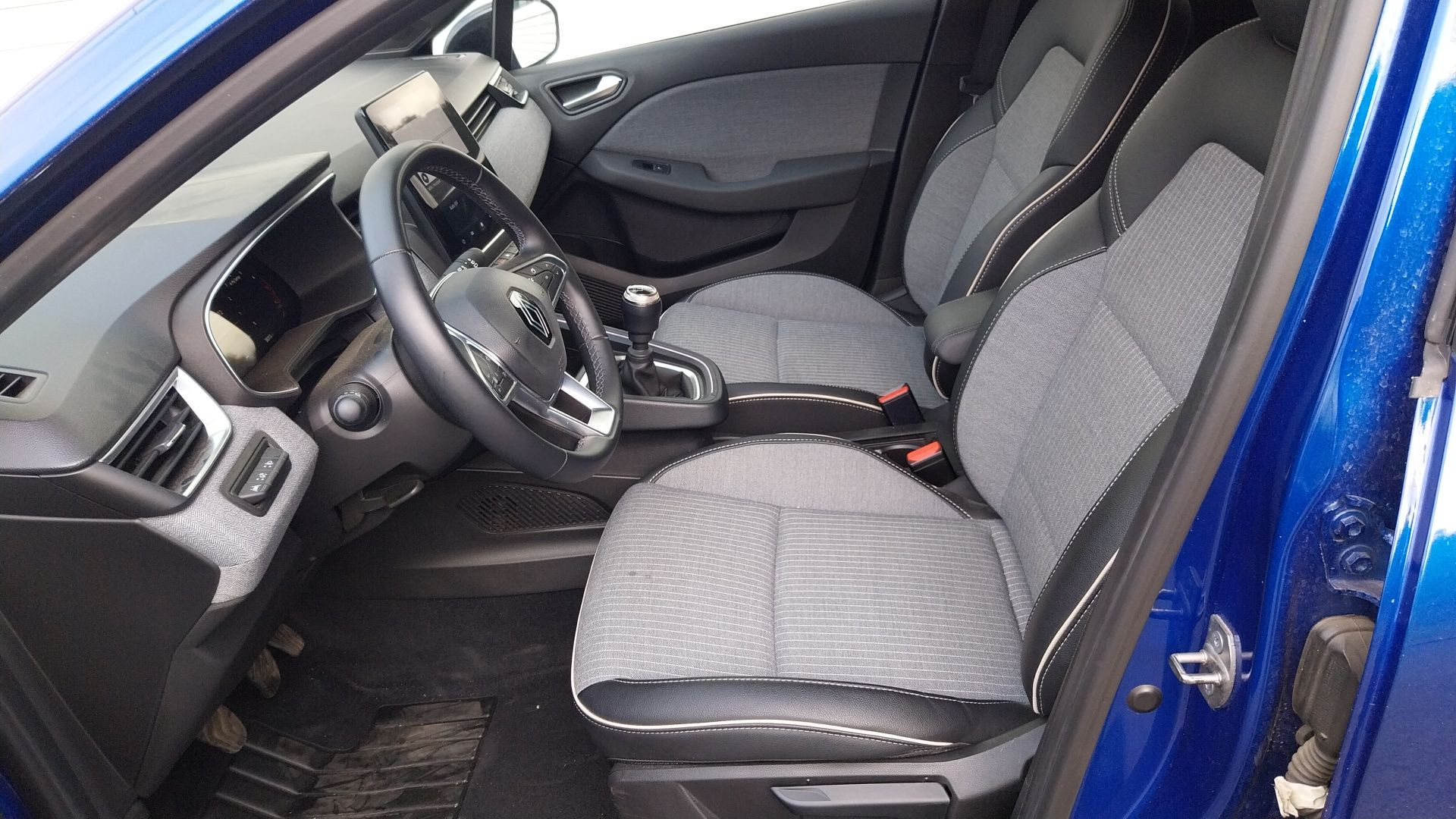 Vente en ligne Renault Clio 5 Clio TCe 90 au prix de 15 790 €