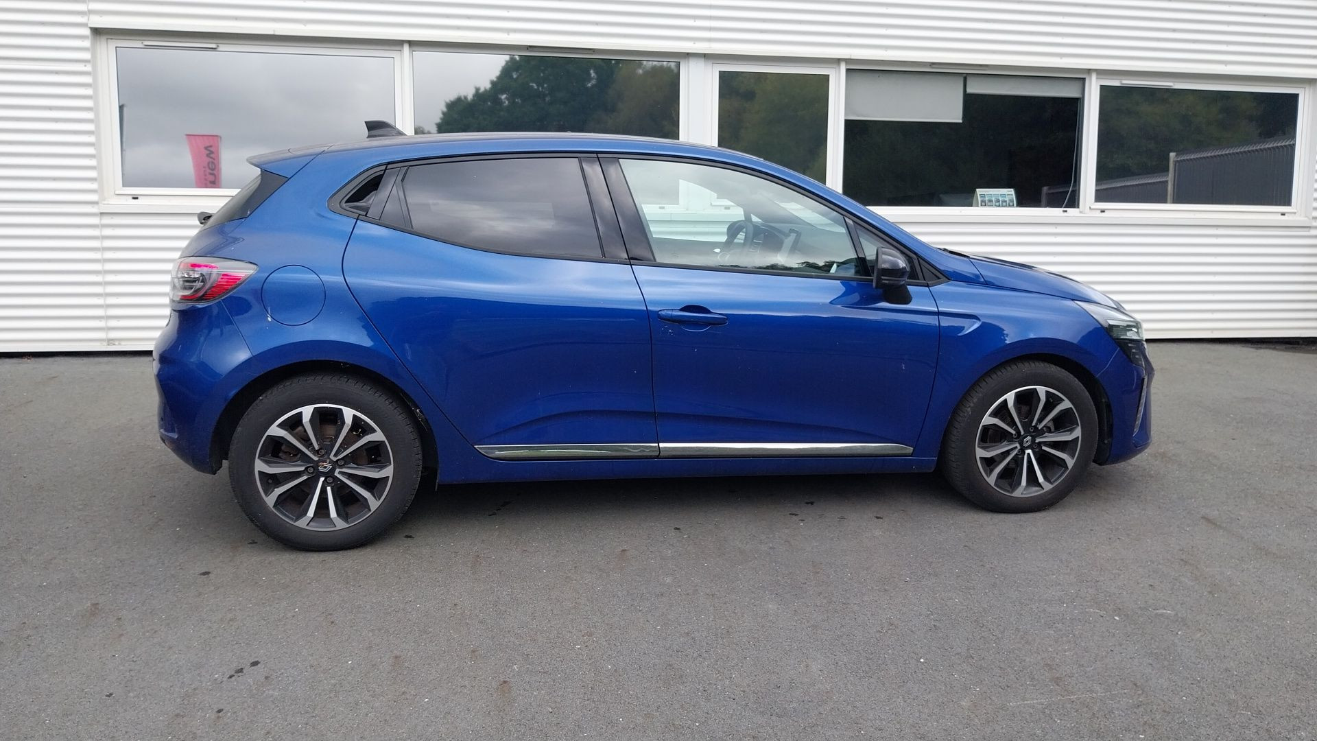 Vente en ligne Renault Clio 5 Clio TCe 90 au prix de 15 790 €