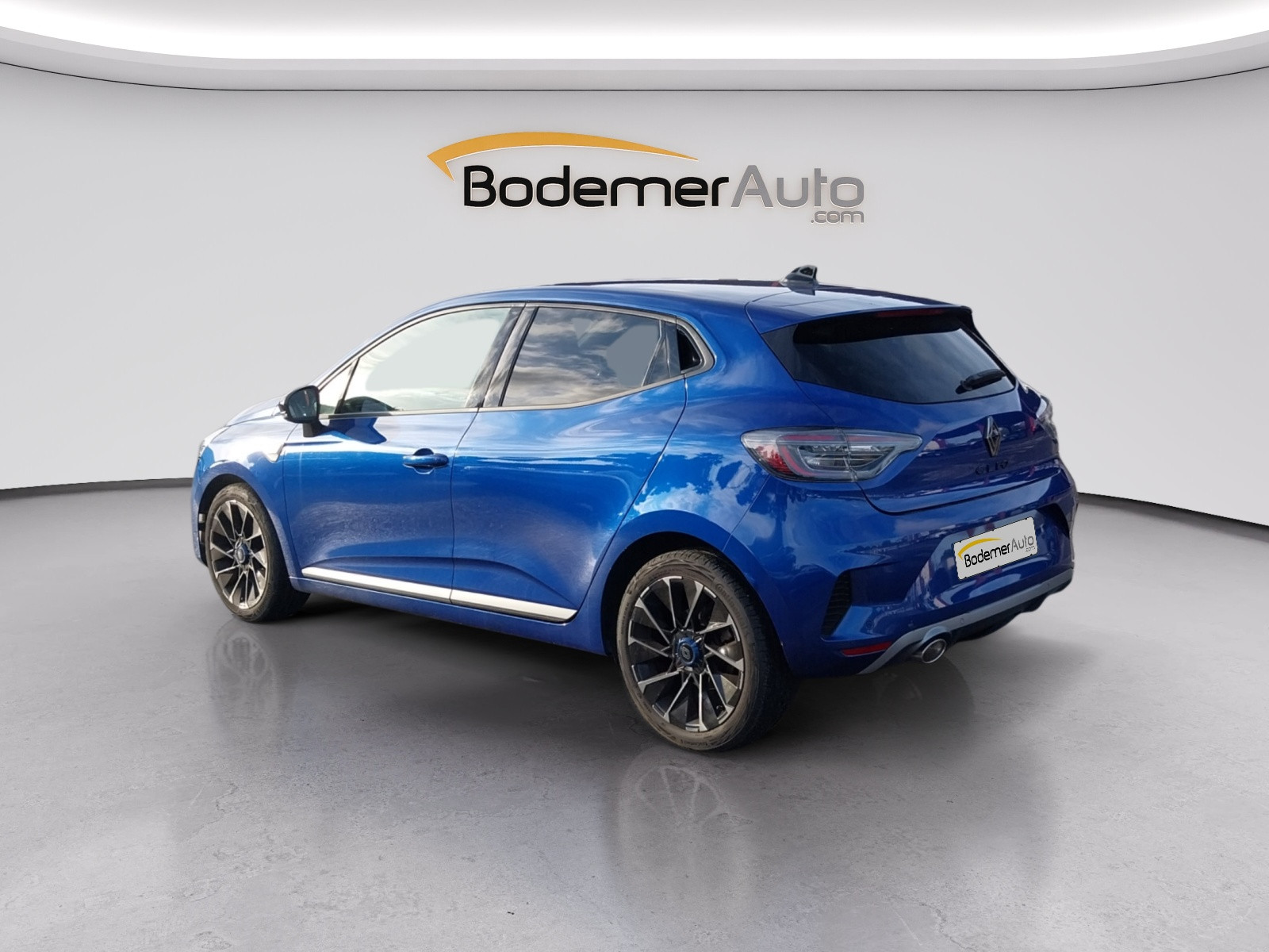 Vente en ligne Renault Clio 5 Clio TCe 90 au prix de 17 790 €