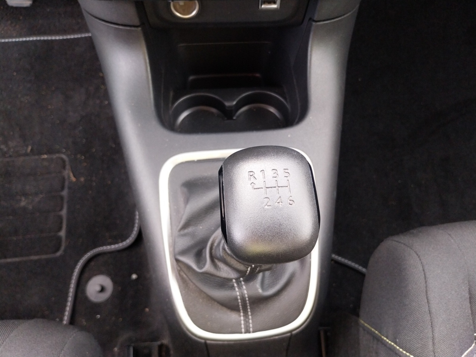 Vente en ligne Citroën C3 Business C3 PureTech 110 S&S BVM6 au prix de 9 590 €