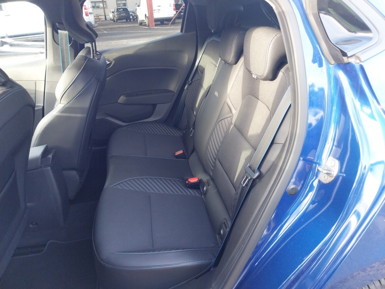 Vente en ligne Renault Clio 5 Clio TCe 90 au prix de 17 790 €