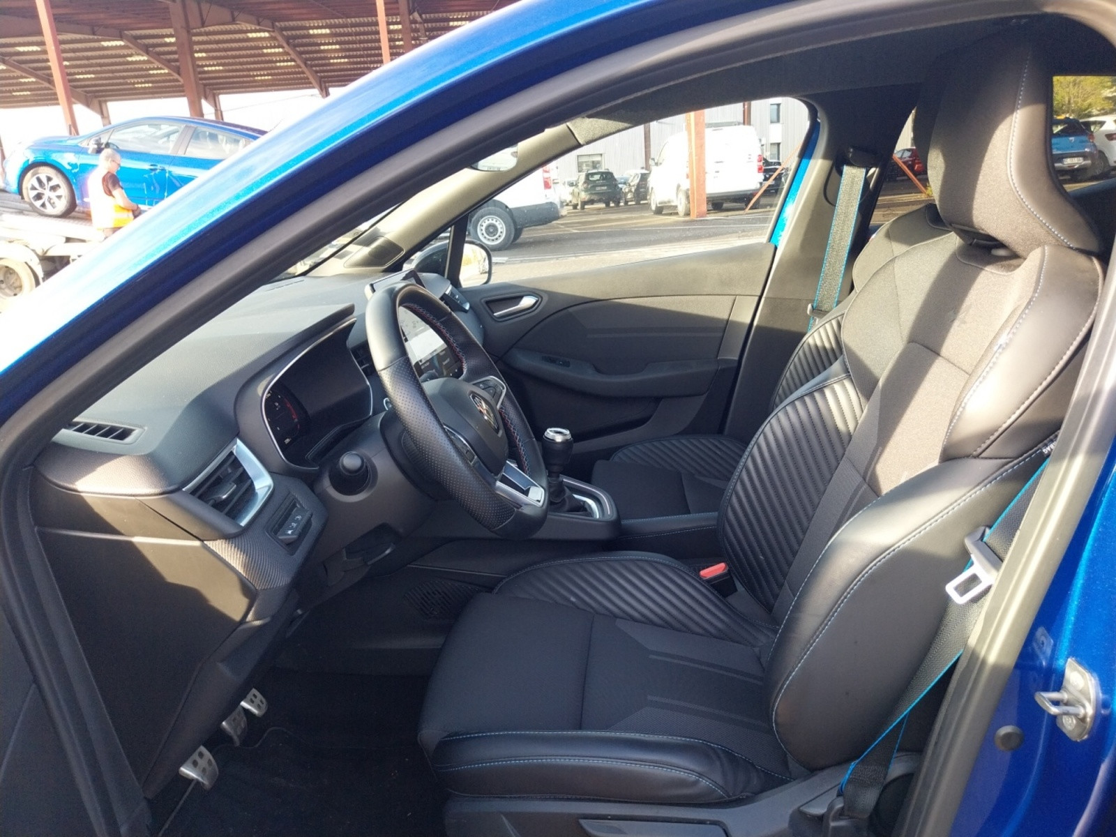 Vente en ligne Renault Clio 5 Clio TCe 90 au prix de 17 790 €