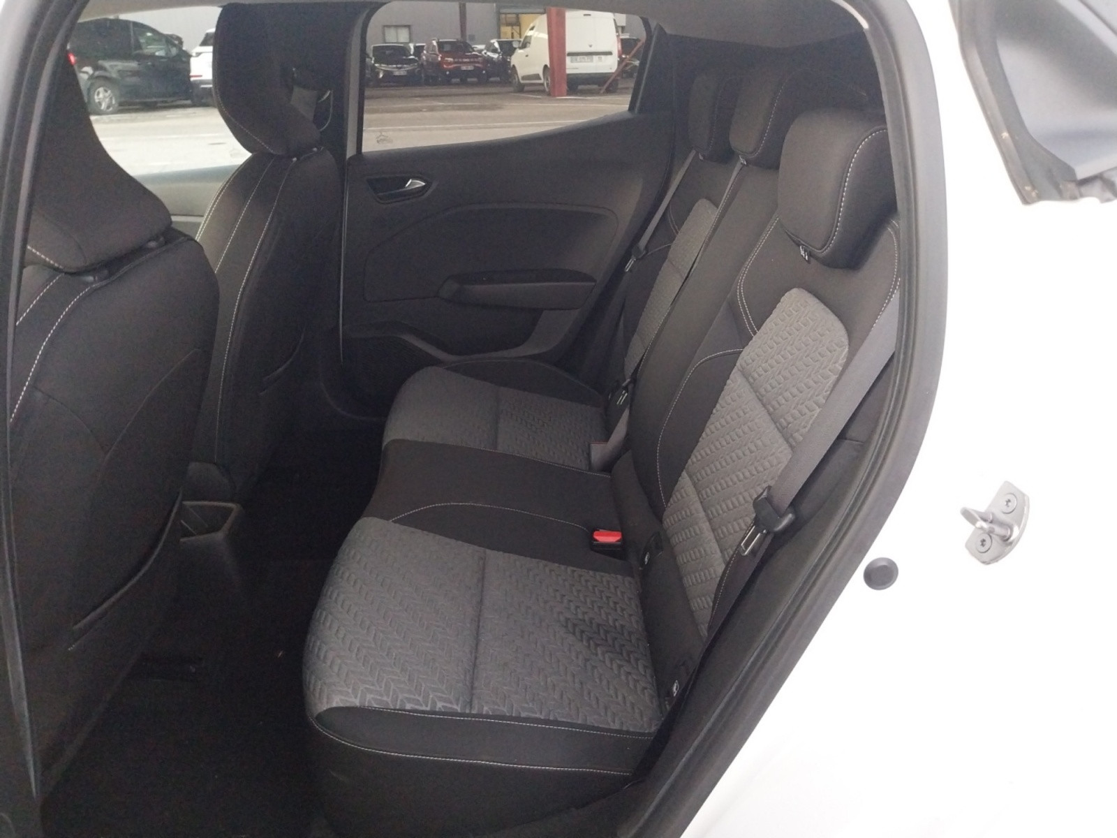 Vente en ligne Renault Clio 5 Clio Blue dCi 100 au prix de 15 990 €