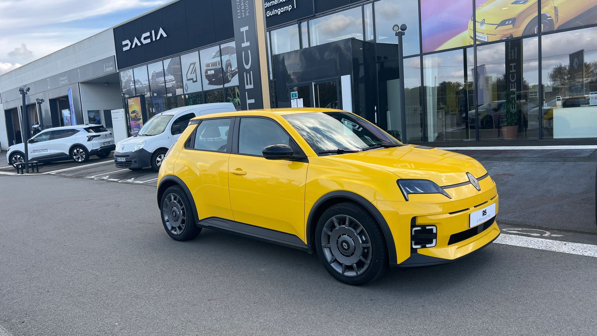 Vente en ligne Renault R5 E-Tech  120 ch autonomie urbaine au prix de 29 690 €