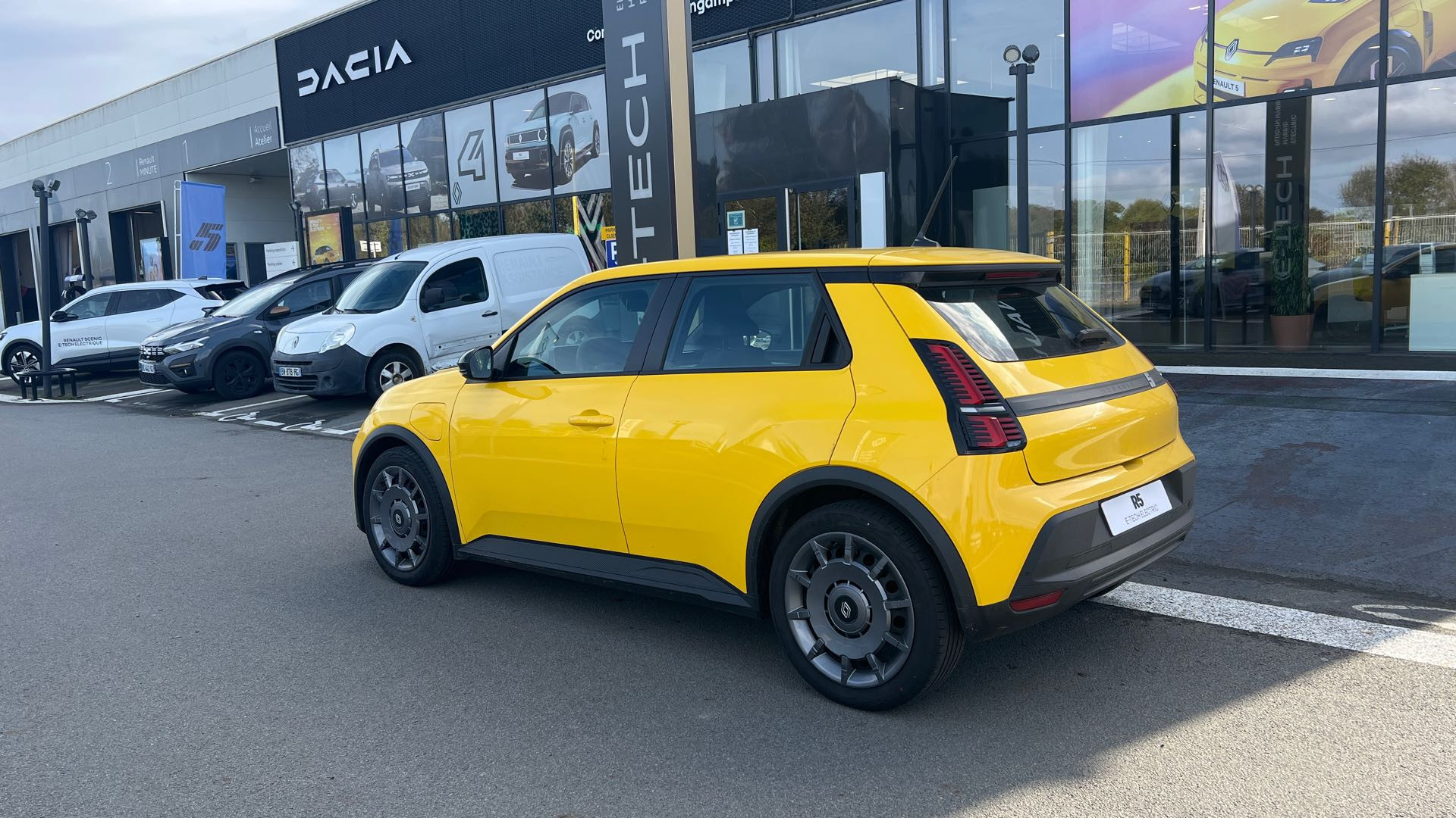 Vente en ligne Renault R5 E-Tech  120 ch autonomie urbaine au prix de 29 690 €