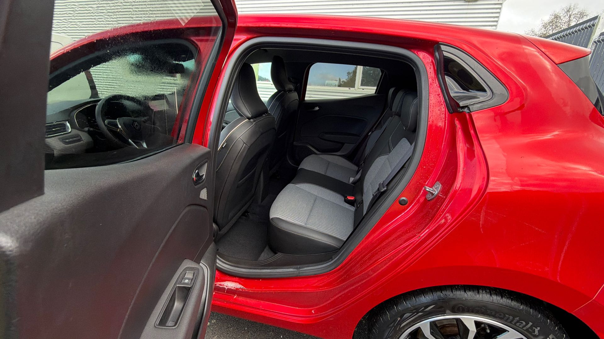 Vente en ligne Renault Clio 5 Clio TCe 90 au prix de 15 790 €