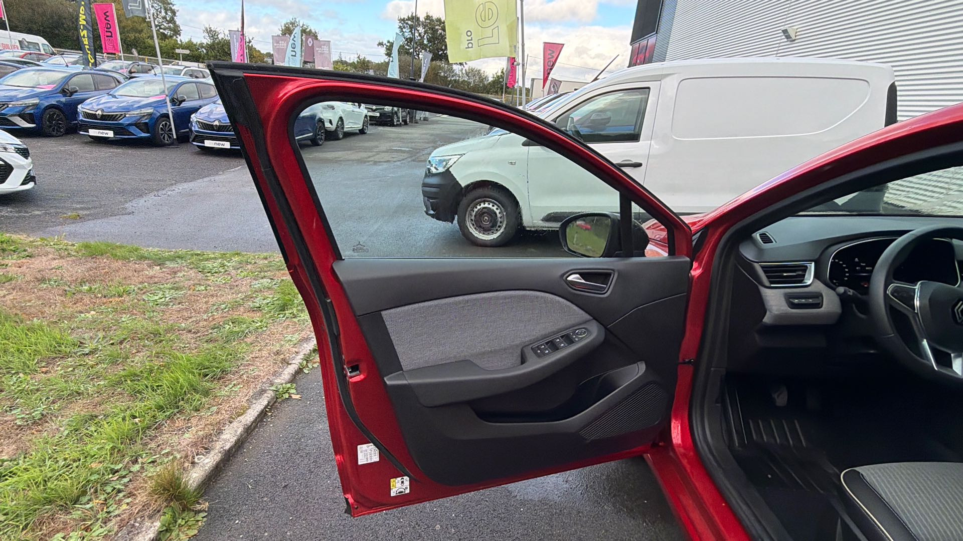 Vente en ligne Renault Clio 5 Clio TCe 90 au prix de 15 790 €