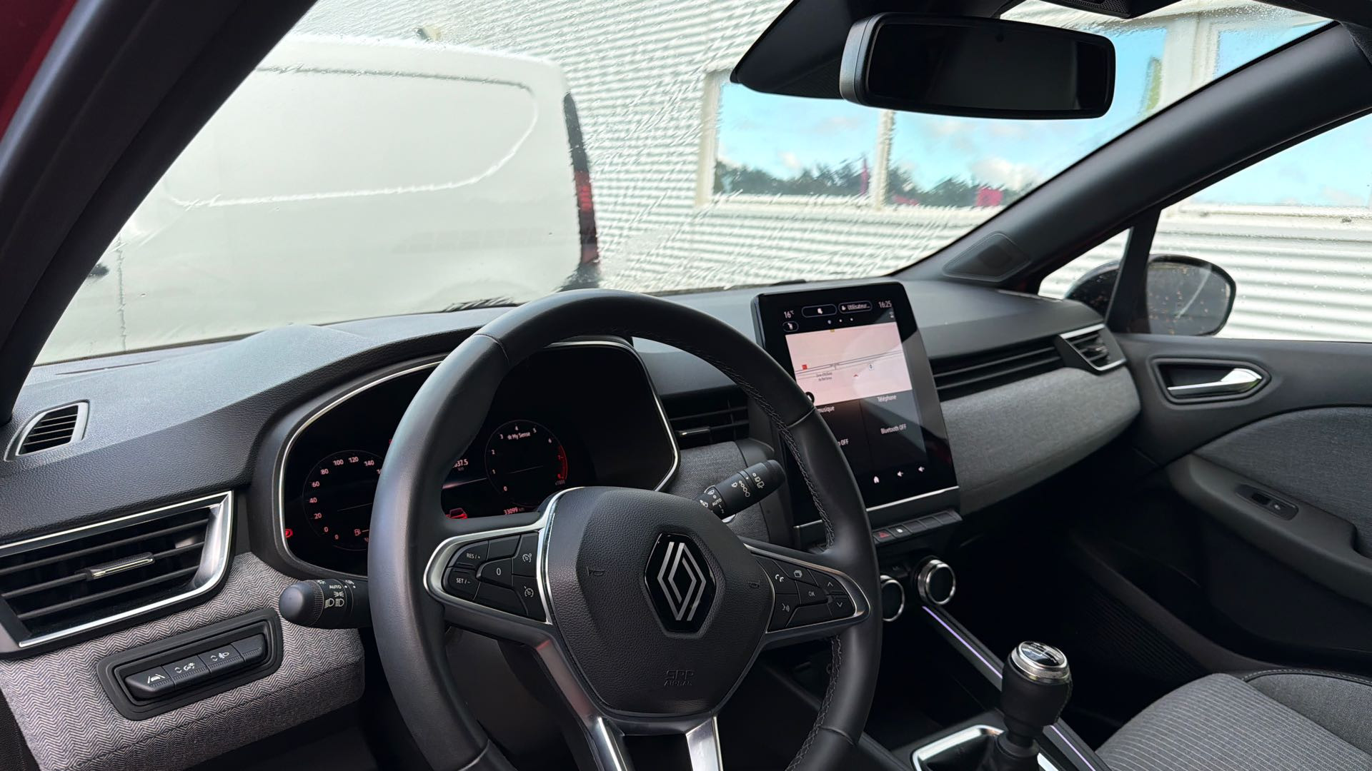 Vente en ligne Renault Clio 5 Clio TCe 90 au prix de 15 790 €