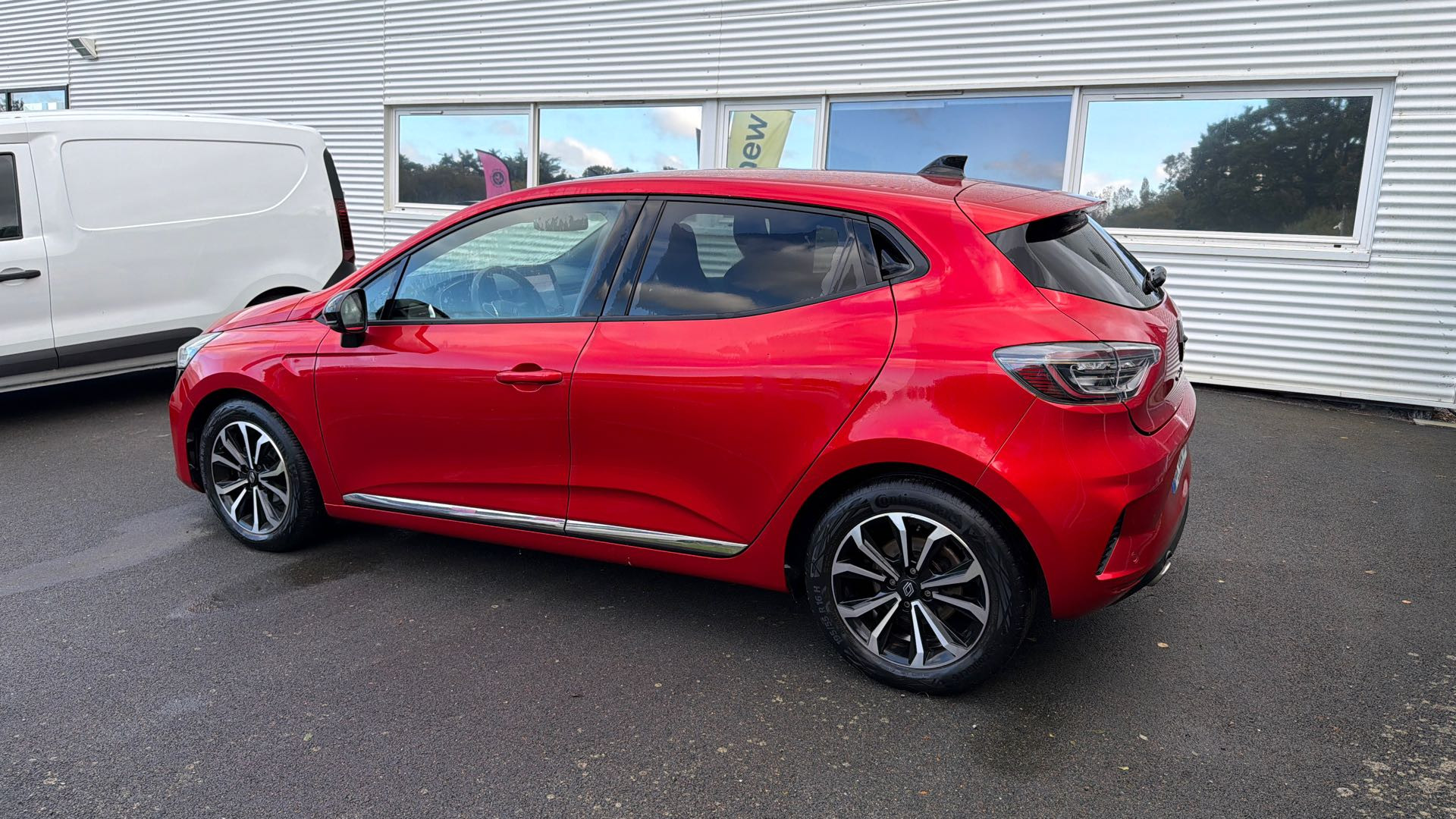 Vente en ligne Renault Clio 5 Clio TCe 90 au prix de 15 790 €