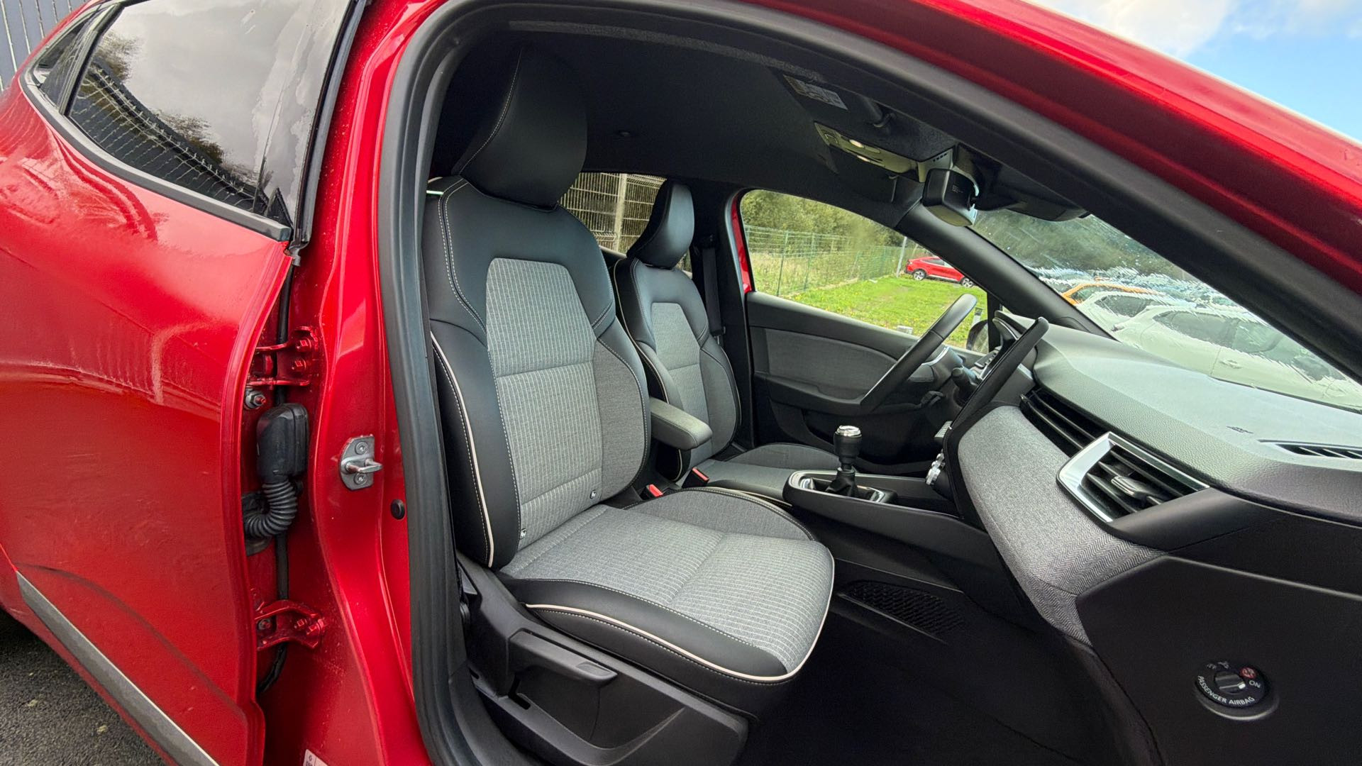 Vente en ligne Renault Clio 5 Clio TCe 90 au prix de 15 790 €