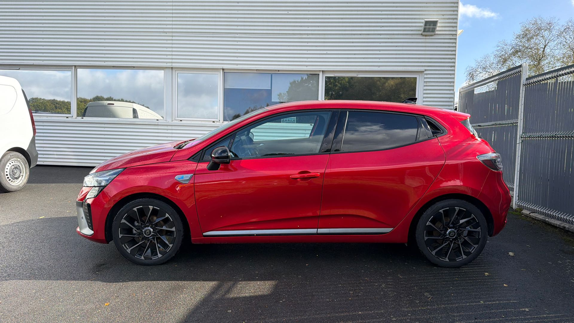 Vente en ligne Renault Clio 5 Clio TCe 90 au prix de 17 590 €