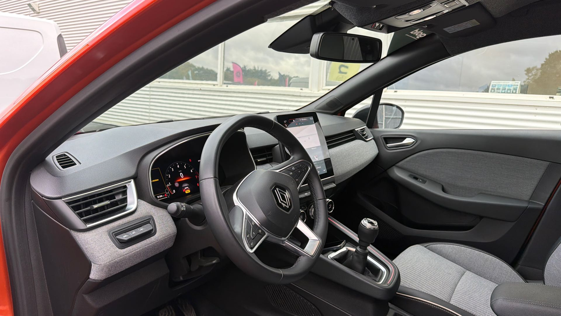 Vente en ligne Renault Clio 5 Clio TCe 90 au prix de 15 590 €