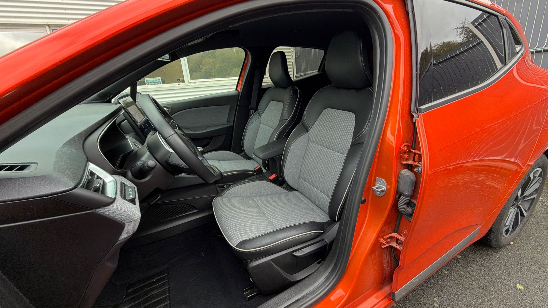Vente en ligne Renault Clio 5 Clio TCe 90 au prix de 15 590 €